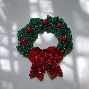 Luxury Festive Holiday Wreath Sew-On Patch - Green Seed Beads & Sequins